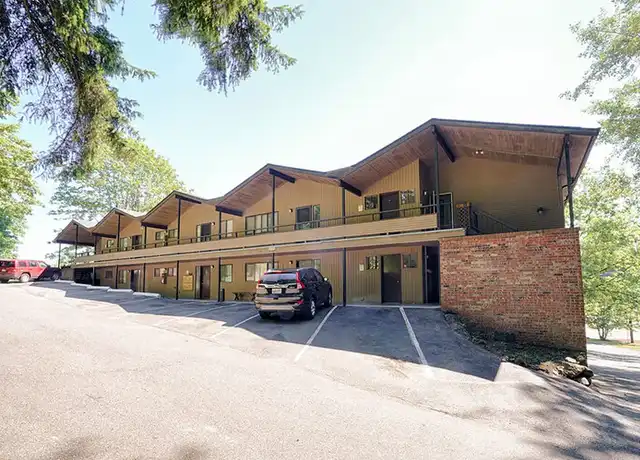 Property at City living with views and walkable access to shops and restaurants! - 14826 SE 38th St, Bellevue, WA, 98006, 2 beds, 1 bath, [object Object]