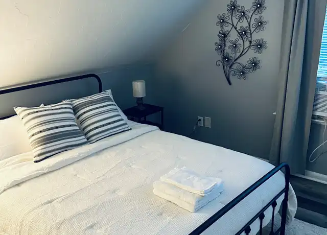 Property at 23 Pond Lily Ave Unit B, New Haven, CT, 06515, 1 bed, 1 bath, [object Object]