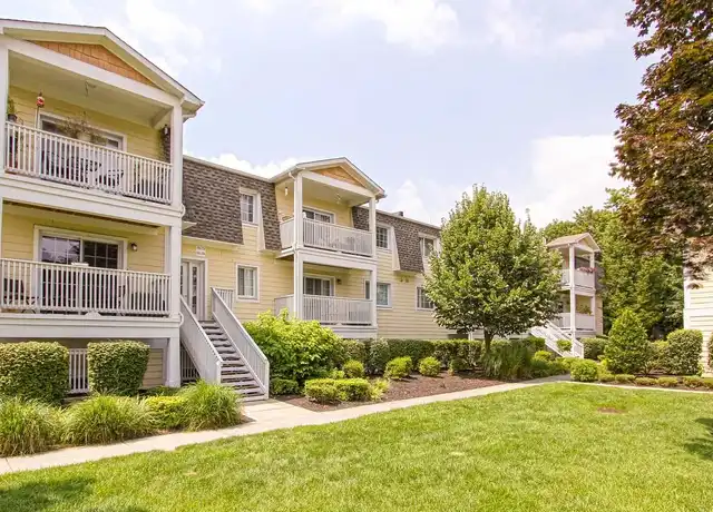 Property at Overlook At Piermont - 2106 Overlook Cir, Piermont, NY, 10968, 2 beds, 1-1.5 bath, [object Object]