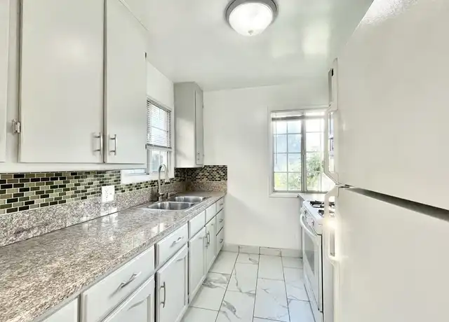 Property at 1142 S Bedford St Unit 1, Los Angeles, CA, 90035, 2 beds, 2 baths, [object Object]