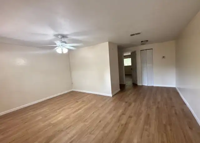 Property at 6918 SW 6th Pl, Gainesville, FL, 32607, 1 bed, 1 bath, [object Object]