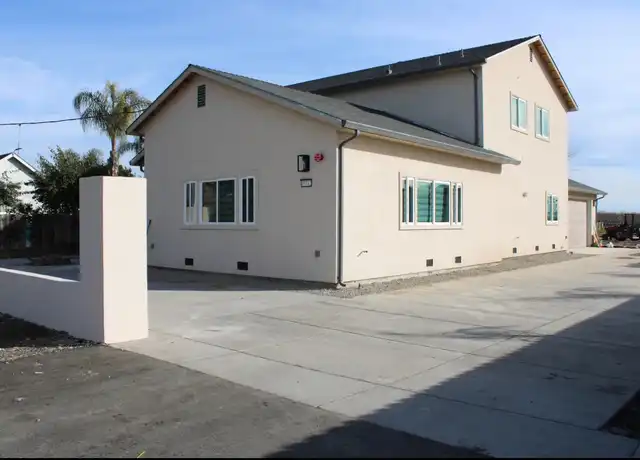 Property at 10712 S Airport Way, Manteca, CA, 95336, 4 beds, 5 baths, [object Object]