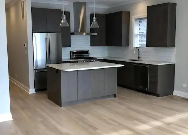 Property at 3343 N Kenmore Ave, Chicago, IL, 60657, 2 beds, 2 baths, [object Object]