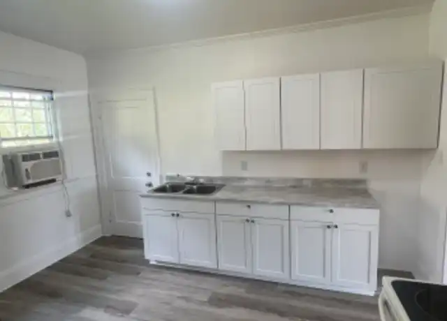 Property at 10 Edglawn Ave Fl 2, Wheeling, WV, 26003, 2 beds, 1 bath, [object Object]