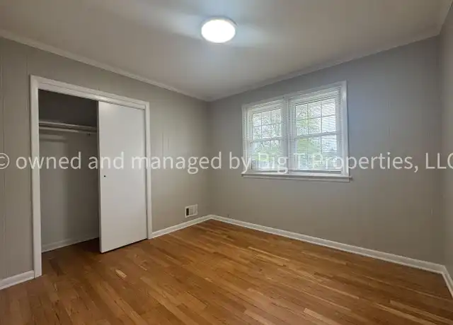 Property at 4 Center Cir, Wilmington, DE, 19808, 3 beds, 1.5 baths, [object Object]