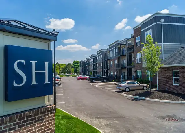 Property at Stafford House - 7600 Huntington Park Dr, Columbus, OH, 43235, 1 bed, 1 bath, [object Object]