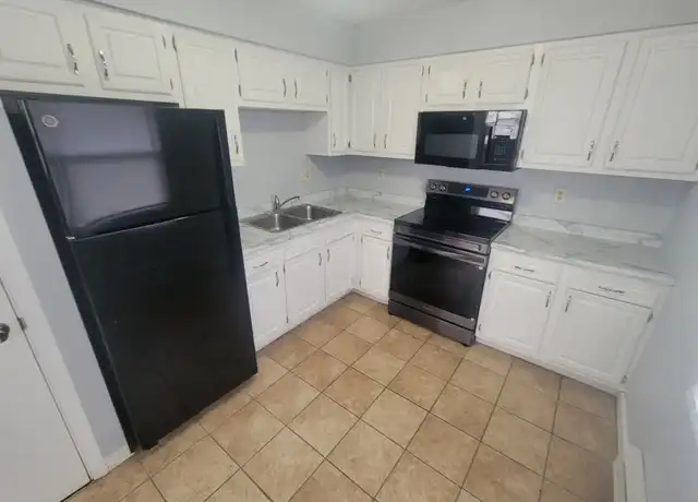 Property at 309 9th St N Unit 1, La Crosse, WI, 54601, 2 beds, 1 bath, [object Object]