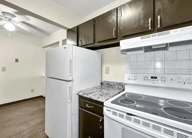 Property at Watrous Apartments - 1300 E Watrous Ave, Des Moines, IA, 50315, 1 bed, 1 bath, [object Object]