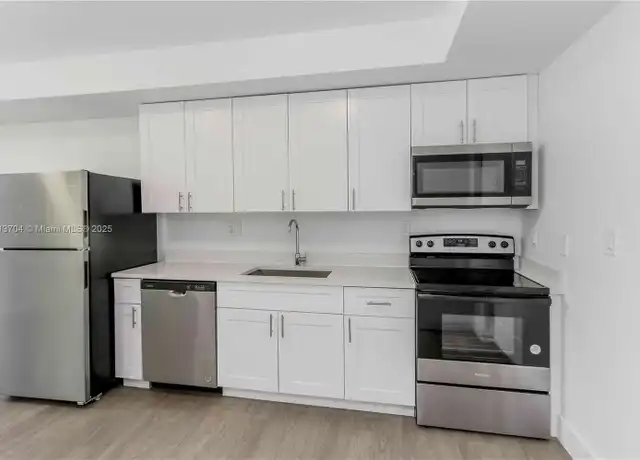 Property at 1620 NW 18th St Unit 305-305, Miami, FL, 33125, 1 bed, 1 bath, [object Object]