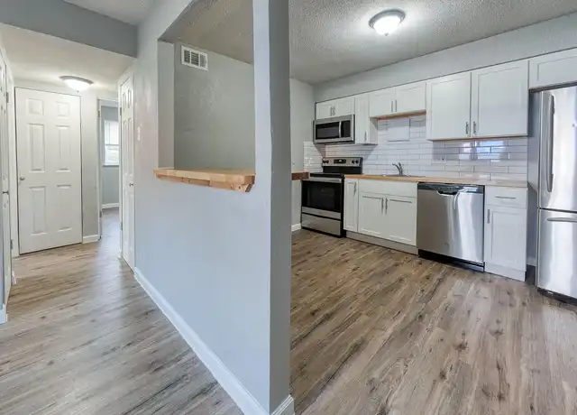 Property at New Haven Apartments - 2050 Yale Ave, Maplewood, MO, 63143, 1-2 bed, 1 bath, [object Object]
