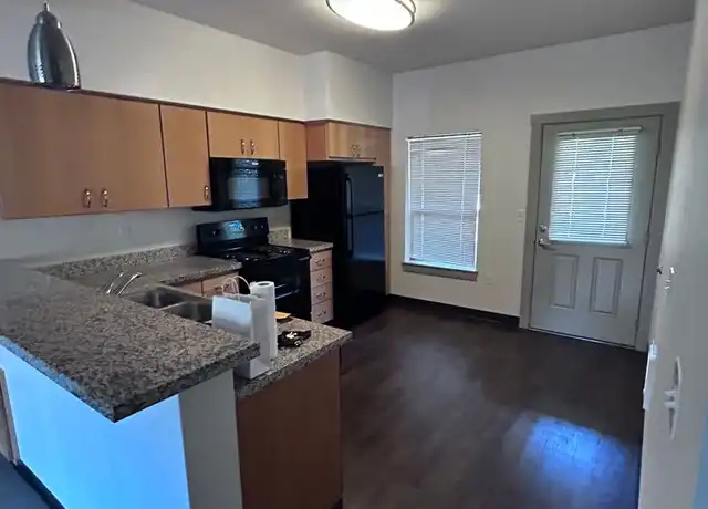 Property at 2480 Lakeview Dr Unit 2460-1, Eugene, OR, 97408, 2 beds, 1 bath, [object Object]