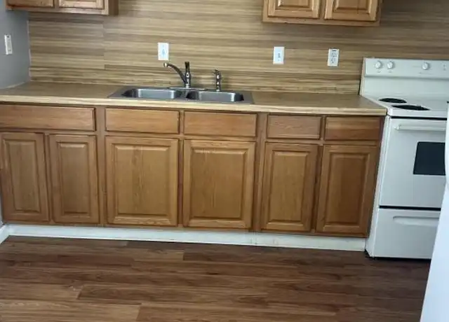 Property at 627 Bryan Ave Unit 9, Carterville, IL, 62918, 2 beds, 1 bath, [object Object]