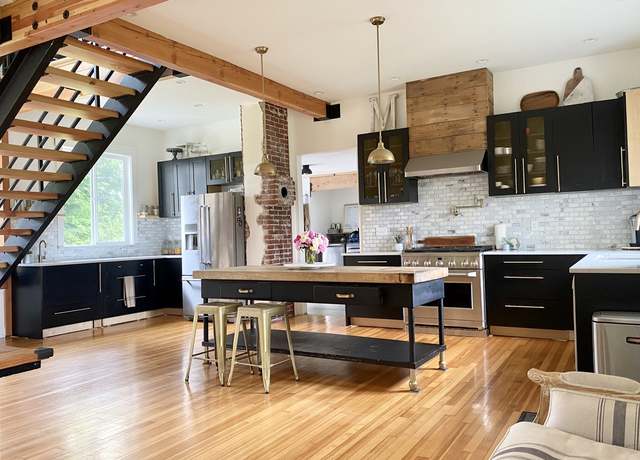 Photo of 8850 Meadowbrook Way SE Unit B, Snoqualmie, WA 98065