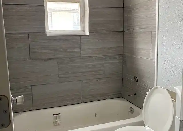 Property at 427 S Grand Ave W Unit 6, Springfield, IL, 62704, 2 beds, 1 bath, [object Object]