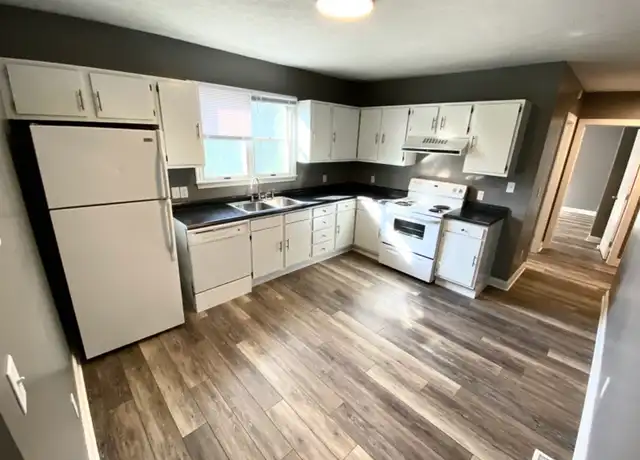 Property at 801 Grand St Unit B, Morgantown, WV, 26501, 3 beds, 1 bath, [object Object]