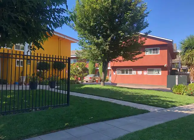 Property at Almaden Plaza Apartments - 2445 Rinconada Dr, San Jose, CA, 95125, 1 bed, 1 bath, [object Object]