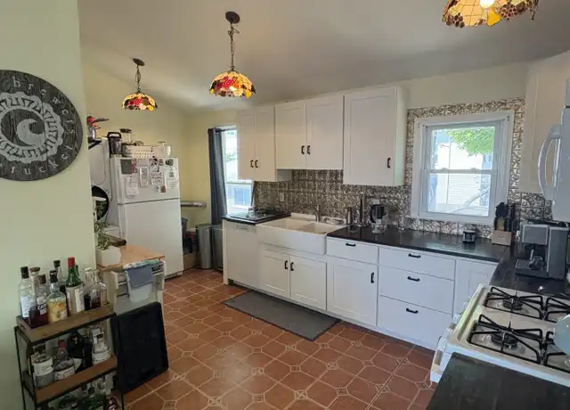 Property at 100 Summit Ave Unit 2, Winthrop, MA, 02152, 3 beds, 1 bath, [object Object]