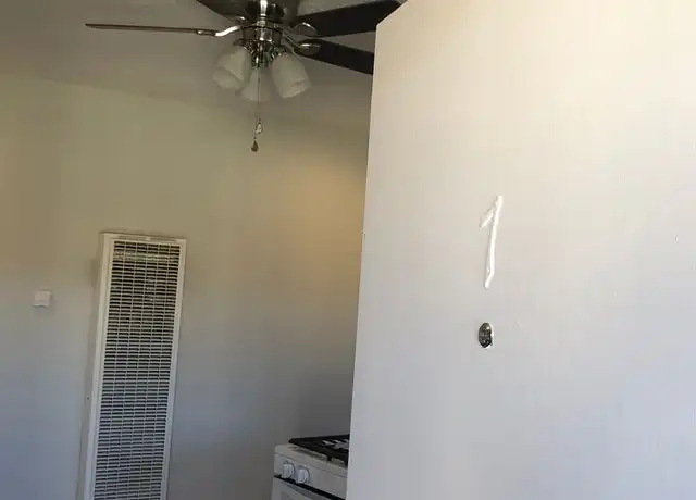 Property at 11730 S Vermont Ave Unit 7, Los Angeles, CA, 90044, 1 bed, 1 bath, [object Object]