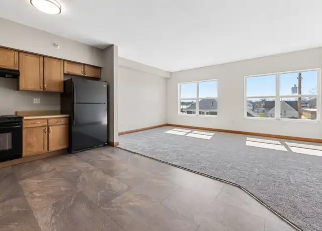 Property at 515 2nd Ave SW Unit Kingston Pointe 303, Cedar Rapids, IA, 52404, 2 beds, 1 bath, [object Object]