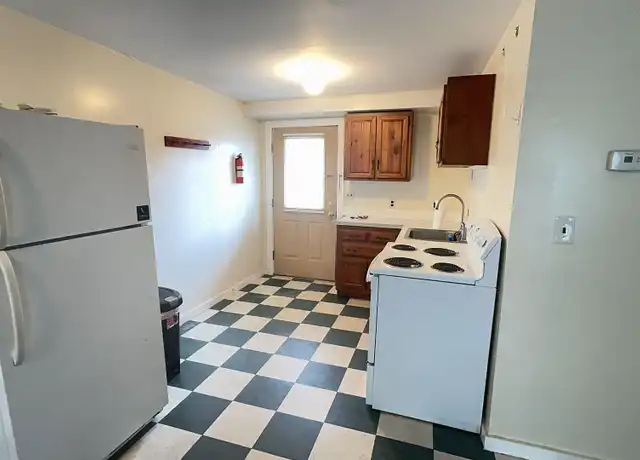 Property at 224 Rainbow St Unit 4, South Royalton, VT, 05068, 2 beds, 1 bath, [object Object]