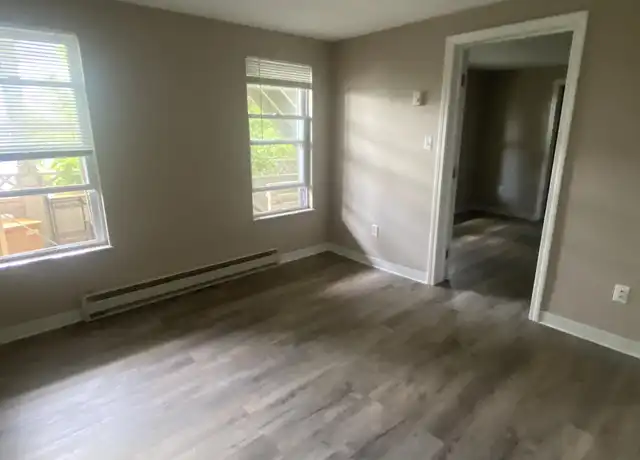 Property at 285 Concord St Unit 8, Manchester, NH, 03104, 1 bed, 1 bath, [object Object]