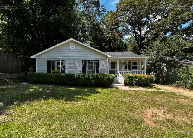Property at 5224 Colonial Cir N, Mobile, AL, 36618, 3 beds, 2 baths, [object Object]