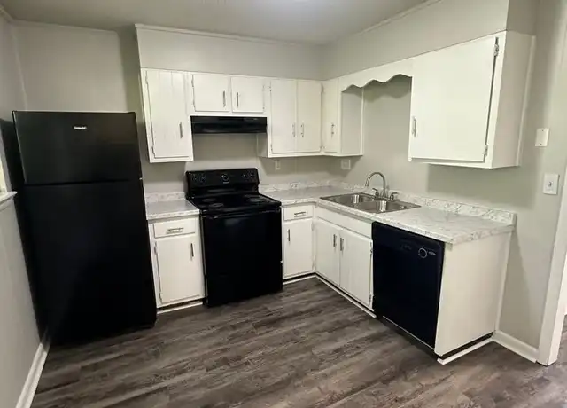 Property at 804 N Tibbs Rd, Dalton, GA, 30720, 2 beds, 1.5 baths, [object Object]