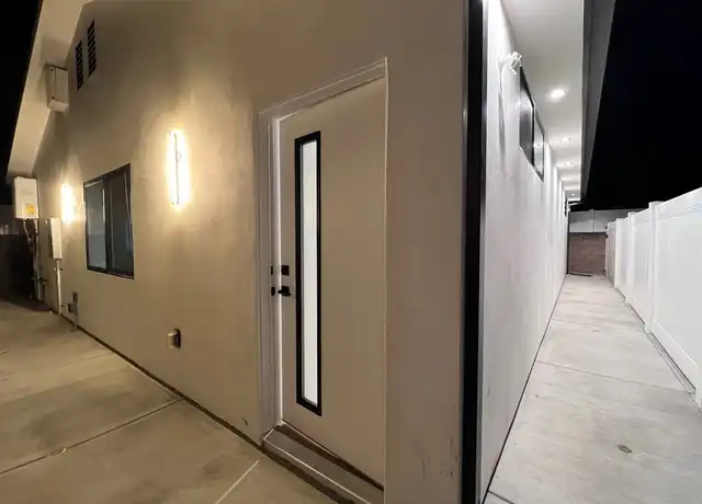 Property at 6330 Longridge Ave, Valley Glen, CA, 91401, 1 bed, 1 bath, [object Object]