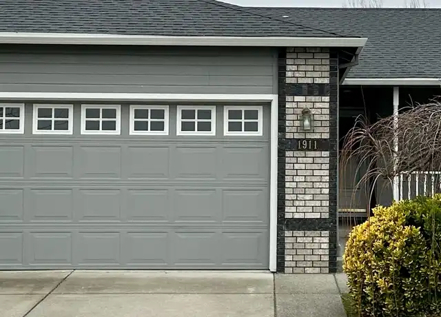 Property at 1911 Green Valley Way, Central Point, OR, 97502, 3 beds, 2 baths, [object Object]
