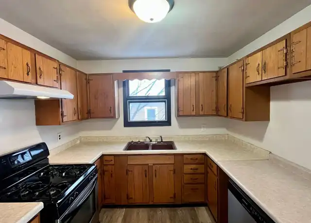 Property at 136 Edwards St, Wausau, WI, 54401, 2 beds, 1 bath, [object Object]