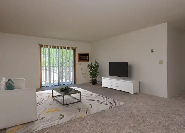 Property at South Pointe - 3200 22nd St S, Fargo, ND, 58104, 1 bed, 1 bath, [object Object]