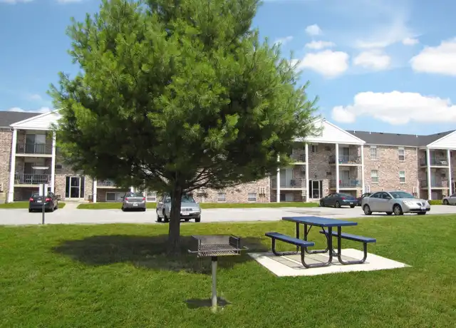Property at Parkside Apartments - 1408 Brookview Dr, Toledo, OH, 43615, 1-2 bed, 1 bath, [object Object]