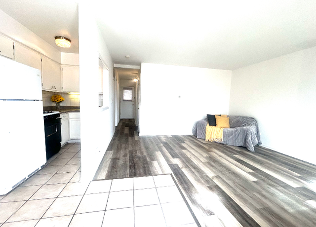 Photo of 1592 N La Fox St Unit A, South Elgin, IL 60177