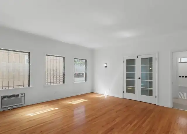 Property at 6282 Commodore Sloat Dr Unit 4, Los Angeles, CA, 90048, 1 bed, 1 bath, [object Object]