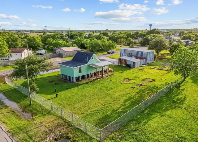 Property at 246 18th St, Dickinson, TX, 77539, 1 bed, 1 bath, [object Object]
