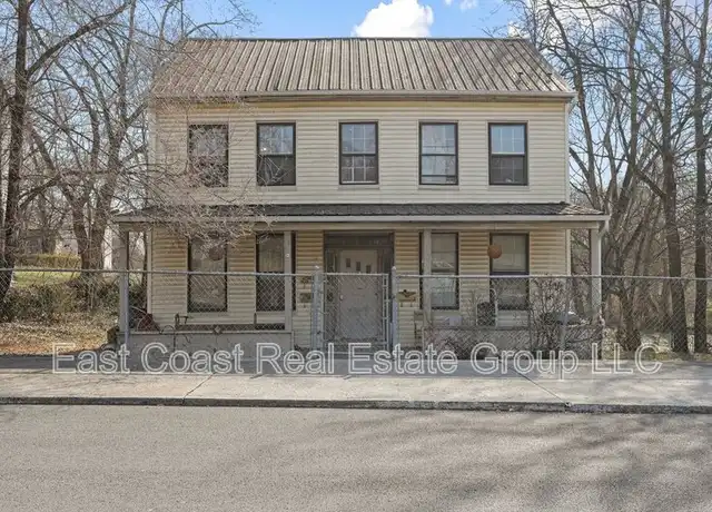 Property at 242 E Liberty St Unit 1, Martinsburg, WV, 25404, 1 bed, 1 bath, [object Object]