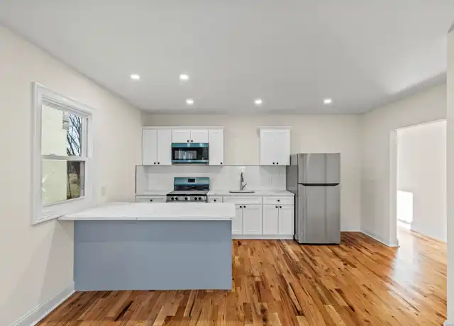 Property at 84 Maple Ave, New London, CT, 06320, 2 beds, 1 bath, [object Object]