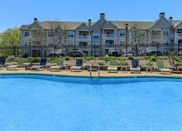 Property at Knoll Crest Apartments - 207 George St, Middletown, CT, 06457, 1-2 bed, 1-2 bath, [object Object]