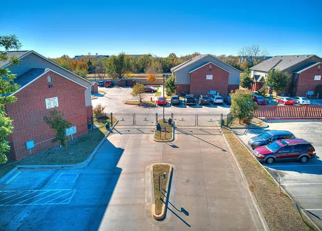 Photo of 1300 12th Ave NE, Norman, OK 73071