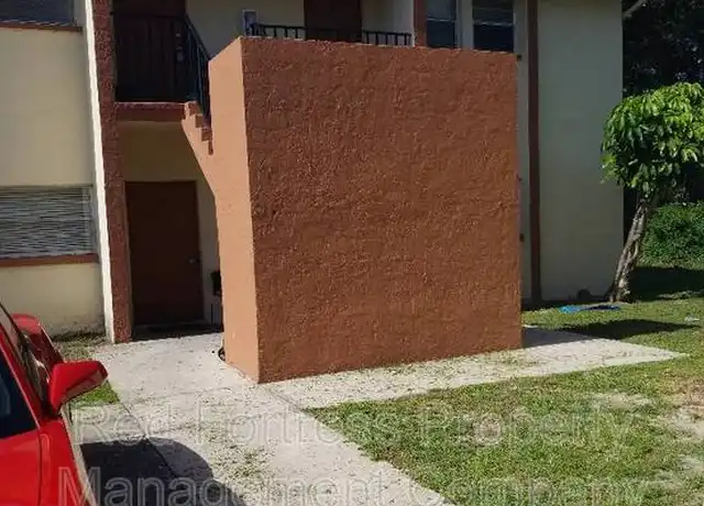 Property at 2510 Central Ave #09, Fort Myers, FL, 33901, 2 beds, 1 bath, [object Object]