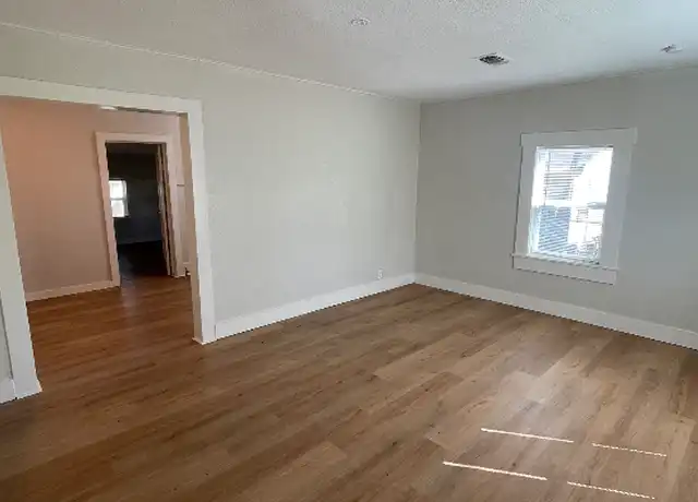 Property at 635 9th St SE, Paris, TX, 75460, 3 beds, 1 bath, [object Object]