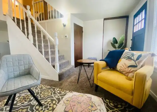 Property at 715 Pine St, Green Bay, WI, 54301, 1 bed, 1 bath, [object Object]