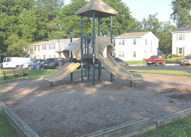 Photo of 9520 Mooregate Ct, Lorton, VA 22079