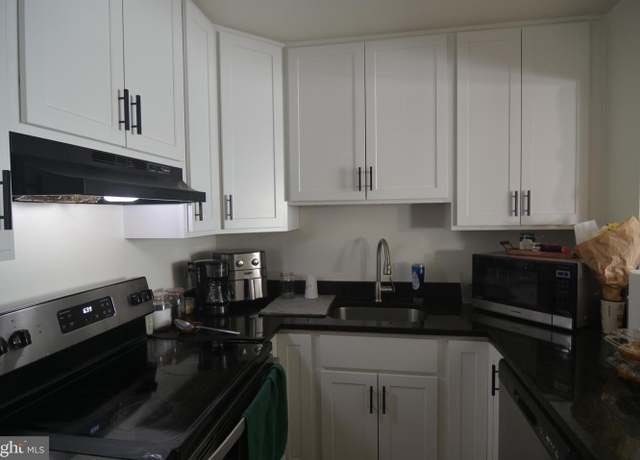 Photo of 9520 Mooregate Ct, Lorton, VA 22079