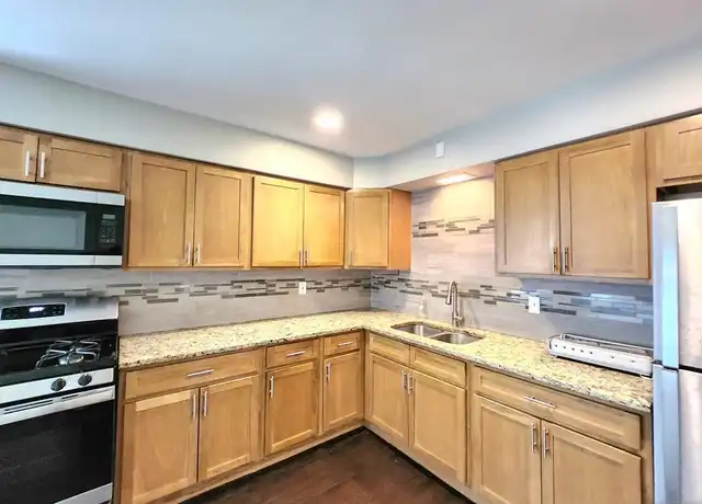 Property at 223 E Columbia Ave Unit 2FL, Palisades Park, NJ, 07650, 2 beds, 1 bath, [object Object]