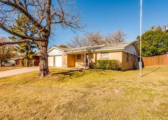 Property at 1204 Julie St, Weatherford, TX, 76086, 3 beds, 2 baths, [object Object]