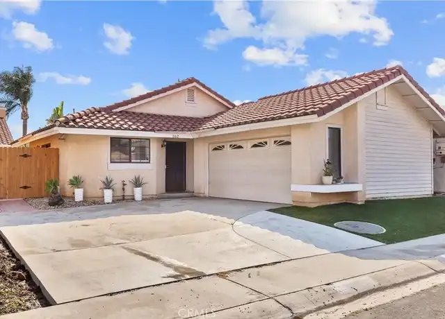 Property at 162 Mistletoe Dr, Corona, CA, 92879, 2 beds, 2 baths, [object Object]