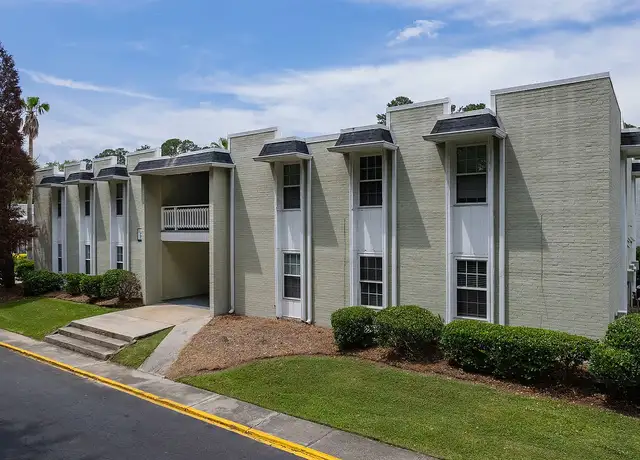 Photo of 1 Bosquet Ct, Summerville, SC 29485