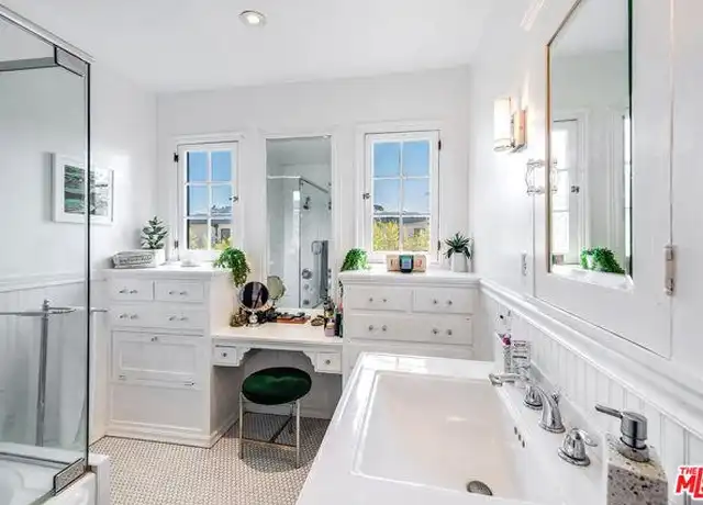 Property at 828 N Stanley Ave, Los Angeles, CA, 90046, 2 beds, 2 baths, [object Object]