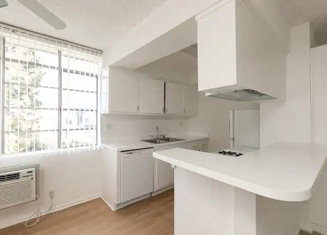 Property at Wilshire Harvard Regency - 432 S Harvard Blvd, Los Angeles, CA, 90020, 0-1 beds, 1 bath, [object Object]
